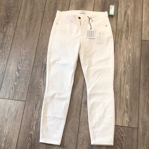 White stretch skinny jean